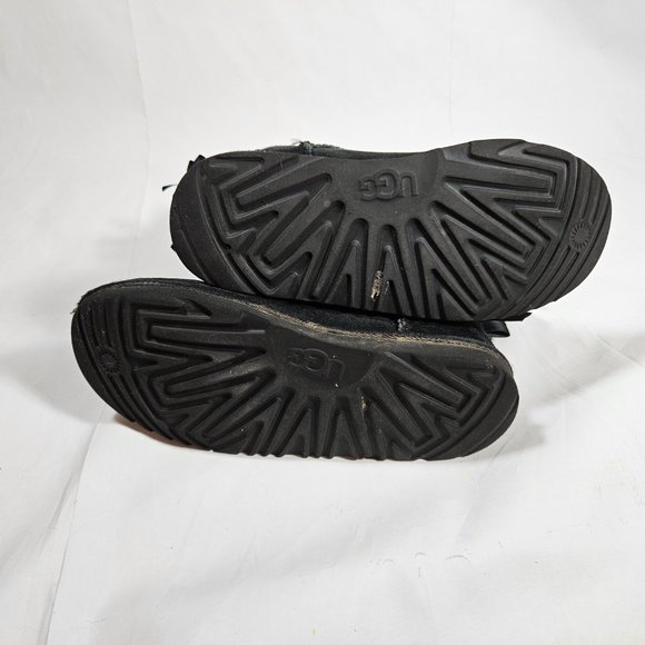 Ugg Bailey Bow II black Boots Sherpa Lined Women's Size 9-9.5? - Picture 2 of 8